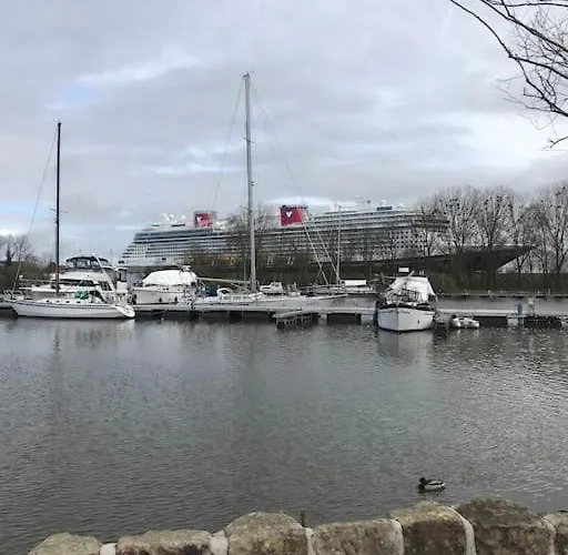 Appartement Hafenfewo - Urlaub Direkt Am Wasser Weener